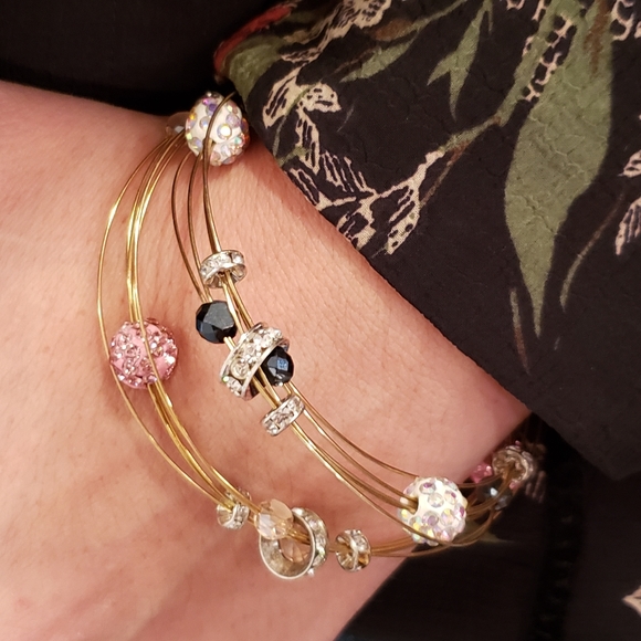 Pair Bracelets pink or black magnetic - Picture 5 of 8